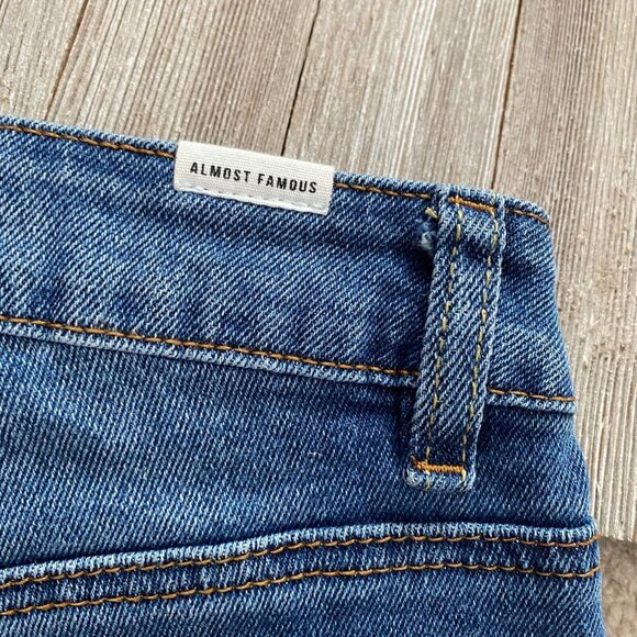 Almost Famous Juniors 3 Distressed Denim Fringe Hem Shorts Boho Festival Summer - Picture 9 of 11